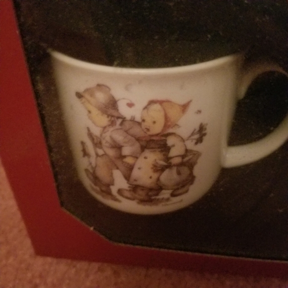 M.J. Hummel Children’s Tea Set Porzellan NIB NWOT - Picture 3 of 6
